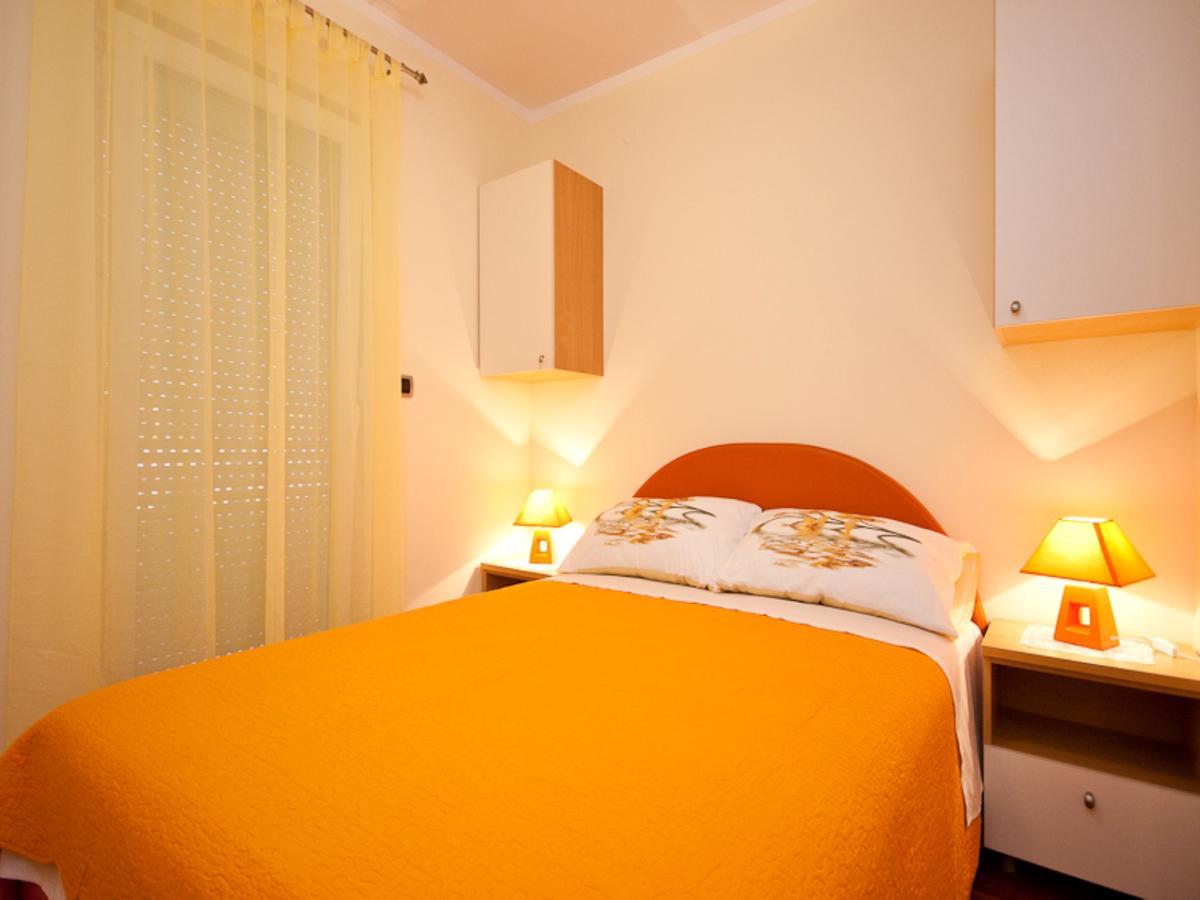 Apartments Lovorka Baška Esterno foto